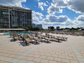 1980 S Ocean Drive 2C, Hallandale Beach FL 33009