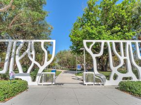 809 85th St, Miami Beach FL 33141