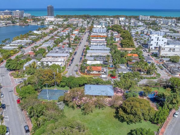 809 85th St, Miami Beach FL 33141