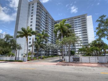 3333 NE 34th St