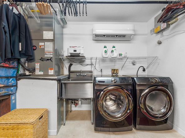 1383 NE 27th St, Pompano Beach FL 33064
