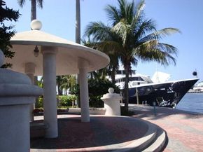 2400 NE 9th St 402, Fort Lauderdale FL 33304