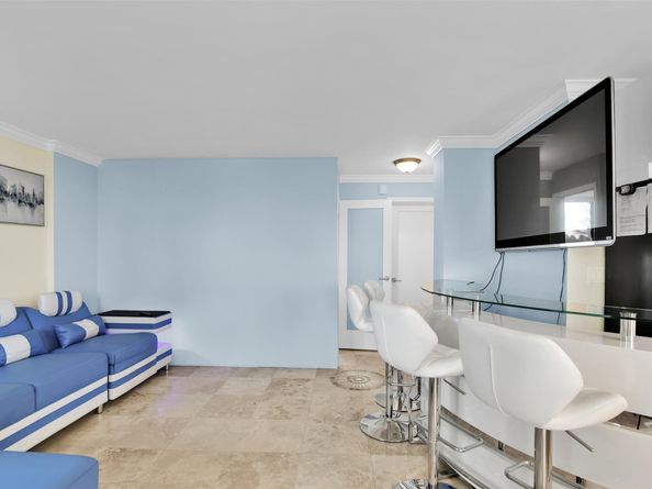 2400 NE 9th St 402, Fort Lauderdale FL 33304