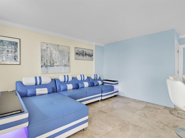 2400 NE 9th St 402, Fort Lauderdale FL 33304