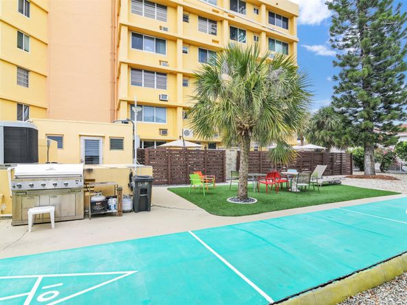 2400 NE 9th St 402, Fort Lauderdale FL 33304