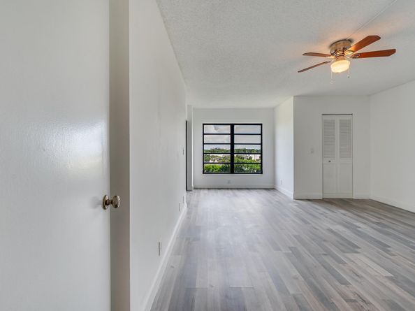 2200 S Cypress Bend Dr 604, Pompano Beach FL 33069