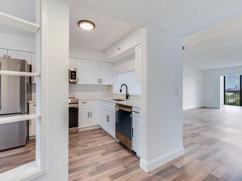 2200 S Cypress Bend Dr