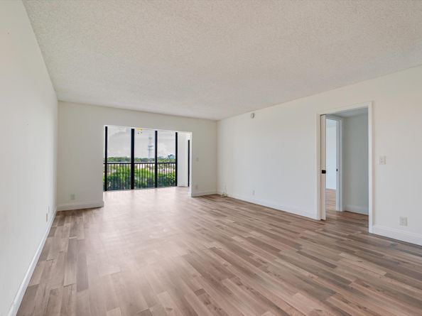 2200 S Cypress Bend Dr 604, Pompano Beach FL 33069