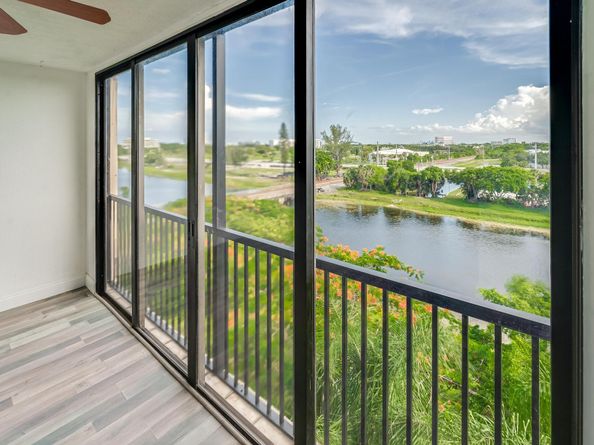 2200 S Cypress Bend Dr 604, Pompano Beach FL 33069