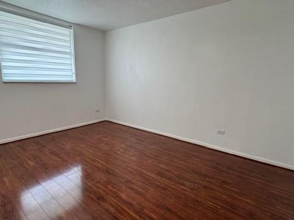 443 NE 195th St 242, Miami FL 33179