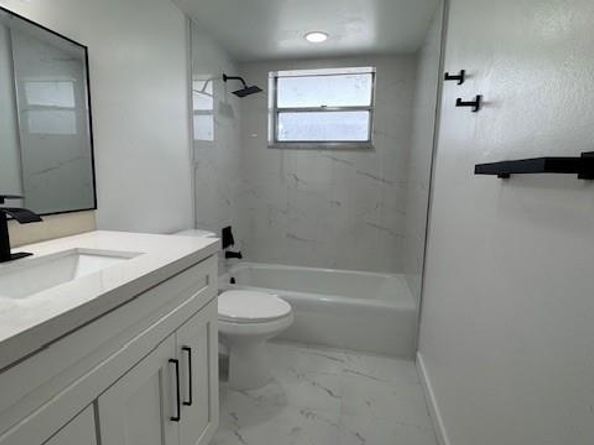 443 NE 195th St 242, Miami FL 33179