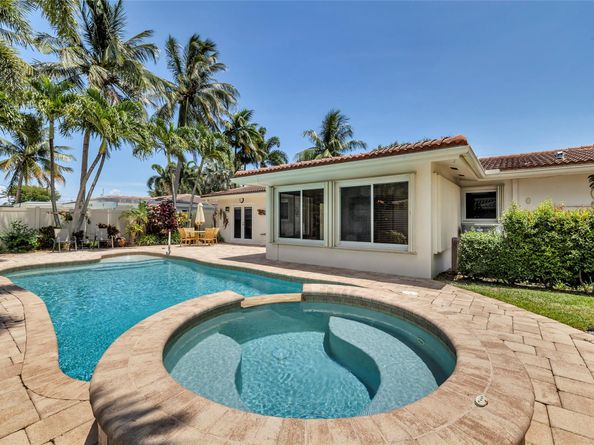 2141 NE 52nd St, Fort Lauderdale FL 33308