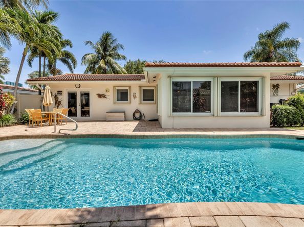 2141 NE 52nd St, Fort Lauderdale FL 33308