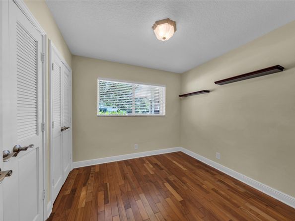 2141 NE 52nd St, Fort Lauderdale FL 33308