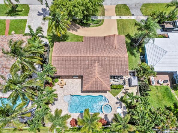 2141 NE 52nd St, Fort Lauderdale FL 33308
