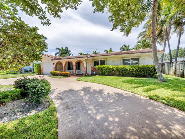 2141 NE 52nd St, Fort Lauderdale FL 33308