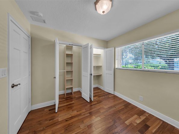 2141 NE 52nd St, Fort Lauderdale FL 33308