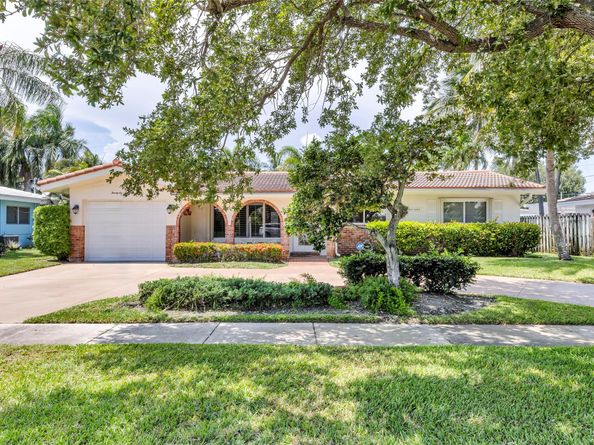 2141 NE 52nd St, Fort Lauderdale FL 33308