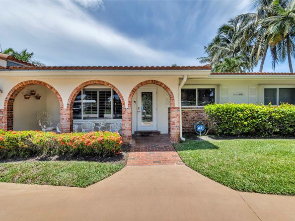 2141 NE 52nd St, Fort Lauderdale FL 33308