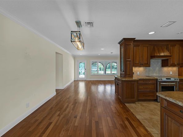 2141 NE 52nd St, Fort Lauderdale FL 33308