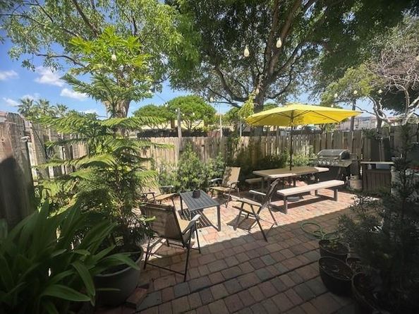 8691 NW 112th Ct, Doral FL 33178