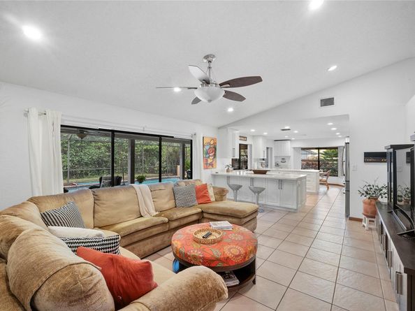 11217 NW 10TH Manor, Coral Springs FL 33071