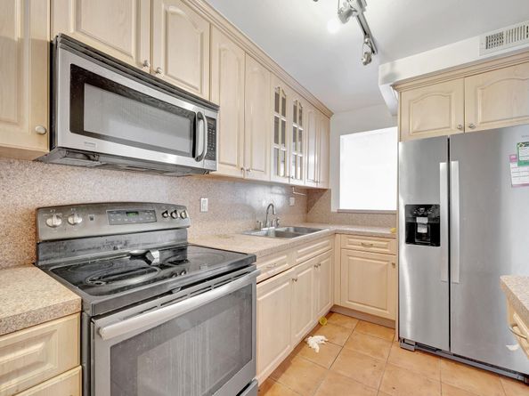 15018 SW 80th Ter 907, Miami FL 33193