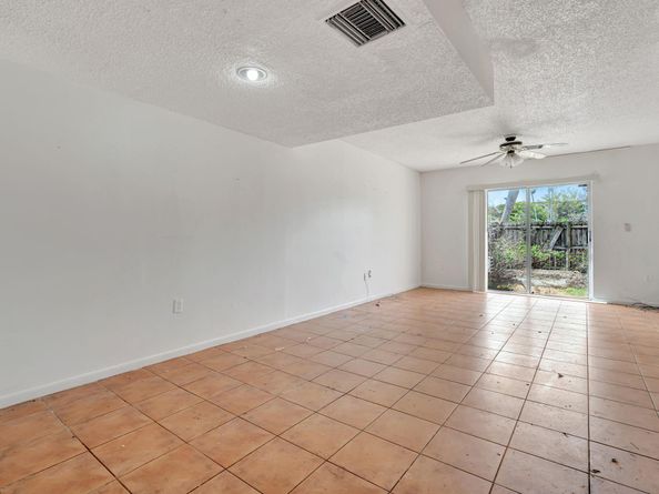 15018 SW 80th Ter 907, Miami FL 33193