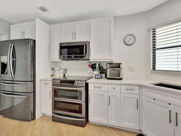 146 Weybridge Circle B, Royal Palm Beach FL 33411