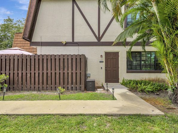 146 Weybridge Circle B, Royal Palm Beach FL 33411
