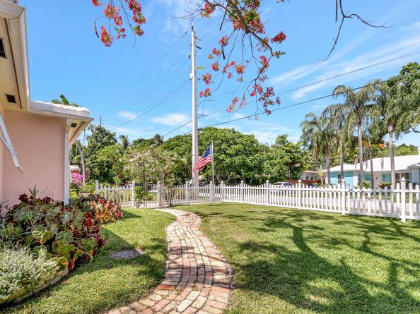 607 NE 17th Ave, Fort Lauderdale FL 33304