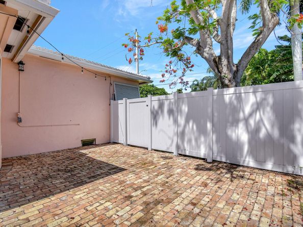 607 NE 17th Ave, Fort Lauderdale FL 33304