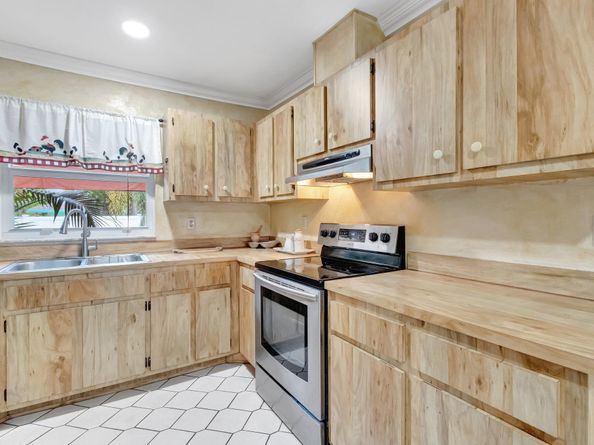 654 Bunting Drive, Delray Beach FL 33444