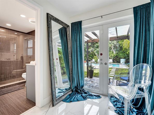 539 NE 25th St, Wilton Manors FL 33305