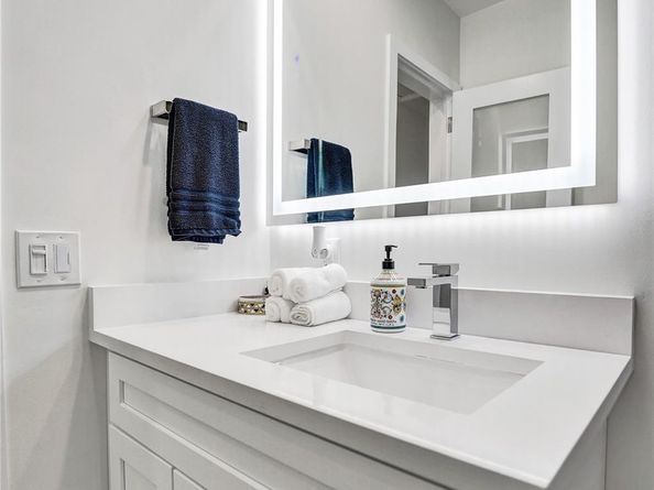 539 NE 25th St, Wilton Manors FL 33305