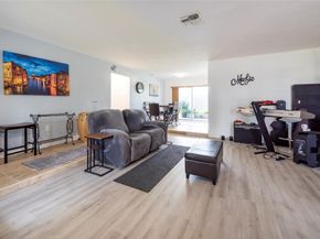 9081 NW 21st Mnr, Sunrise FL 33322