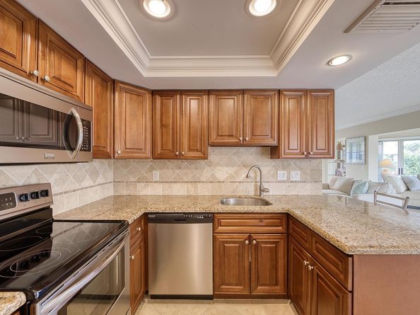 328 Cedar Key Circle, Atlantis FL 33462