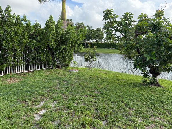 12611 SW 28th St, Miramar FL 33027