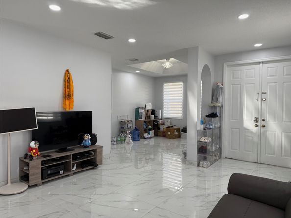 12611 SW 28th St, Miramar FL 33027