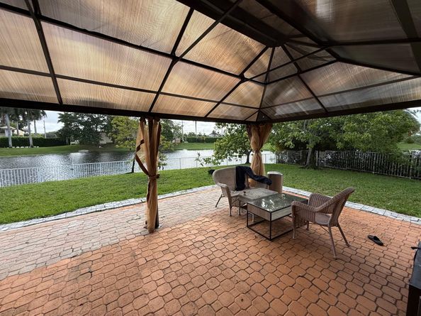 12611 SW 28th St, Miramar FL 33027