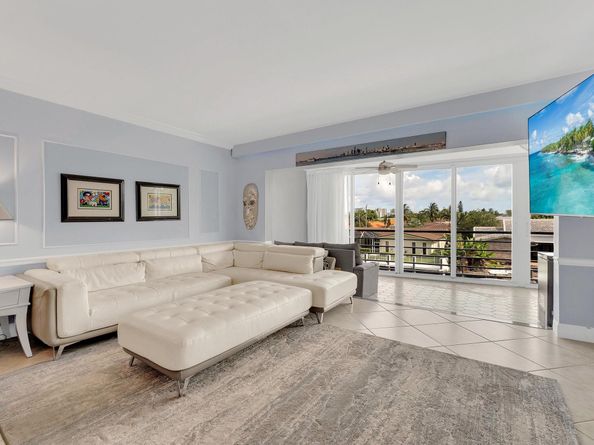 3050 NE 47th Ct 204, Fort Lauderdale FL 33308