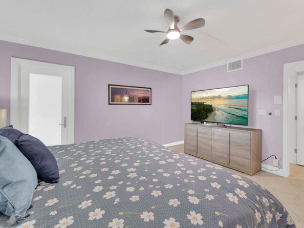 3050 NE 47th Ct 204, Fort Lauderdale FL 33308
