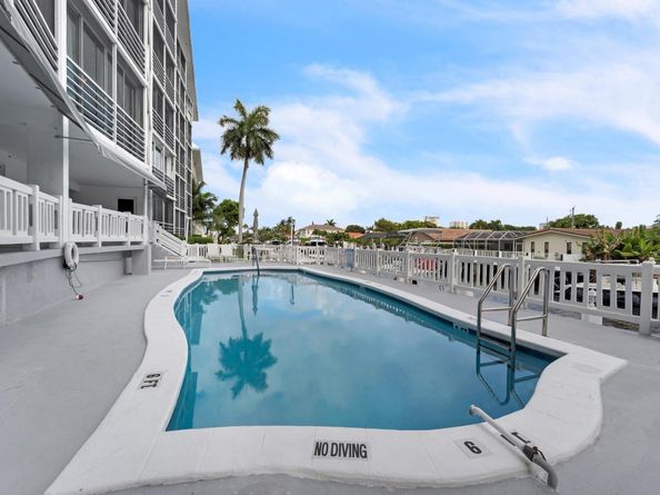 3050 NE 47th Ct 204, Fort Lauderdale FL 33308