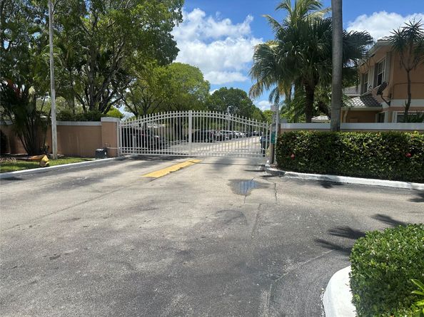 3263 NW 44th St 6, Fort Lauderdale FL 33309