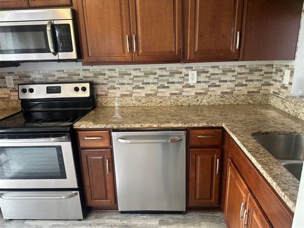 3263 NW 44th St 6, Oakland Park FL 33309