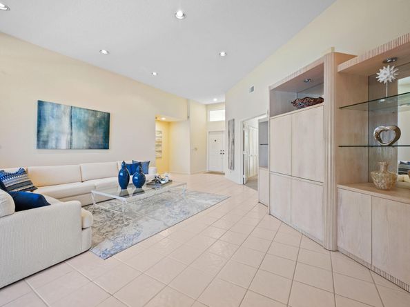 1110 Fairfax Ln, Weston FL 33326