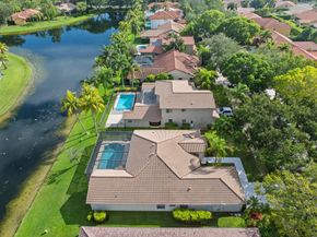 1110 Fairfax Ln, Weston FL 33326