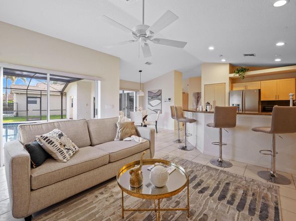 1110 Fairfax Ln, Weston FL 33326