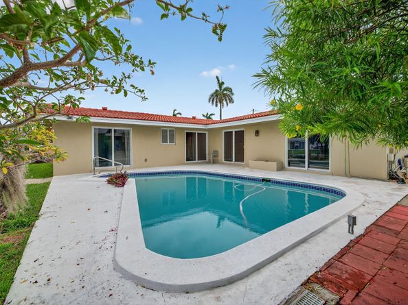 1460 NE 57th Ct, Fort Lauderdale FL 33334