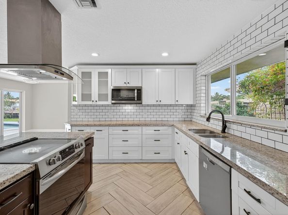 1460 NE 57th Ct, Fort Lauderdale FL 33334